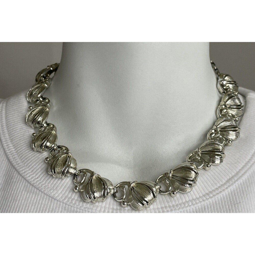 Lisner Satin Silver Tone Pumpkin/Floral Choker Vintage Mid Century 16”